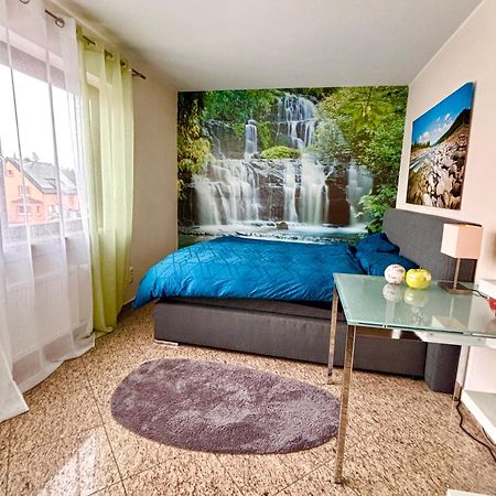 Magisches Doppelzimmer Mit Atemberaubender Wasserfall-Wand In Зелингенщад Екстериор снимка