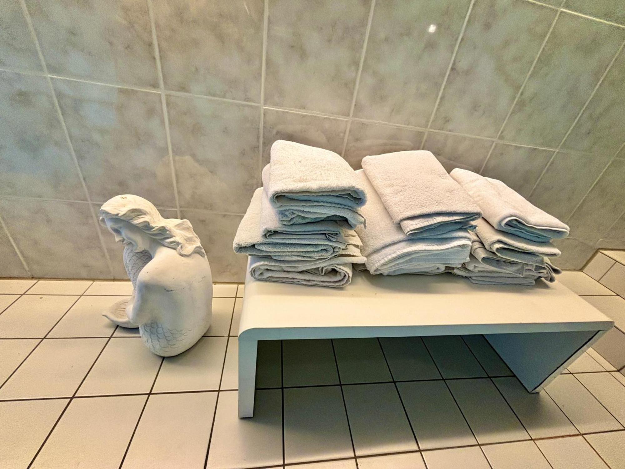 Magisches Doppelzimmer Mit Atemberaubender Wasserfall-Wand In Зелингенщад Екстериор снимка